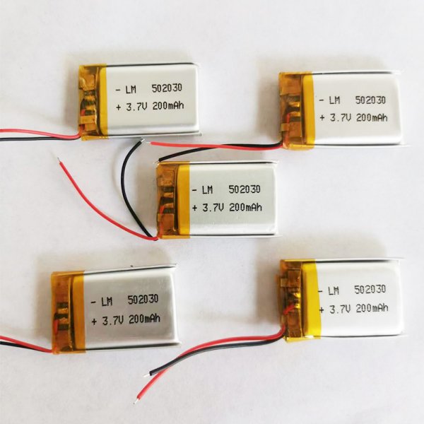 3.7V 锂聚合物电池各种型号和容量，大量批发